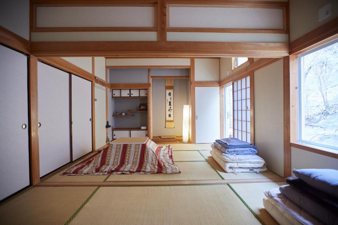 Tsushima White House Bed & Breakfast Eksteriør bilde
