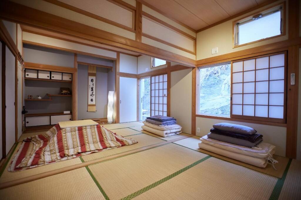 Tsushima White House Bed & Breakfast Eksteriør bilde